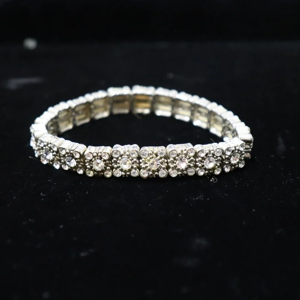 Rhinestone‎ Stretch Bracelet Womens OS Silver Floral Bridal Sparkly Glam